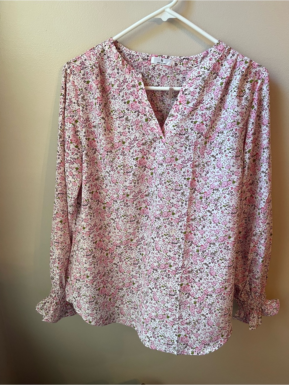 Pink Floral V-Neck Long-Sleeve Blouse